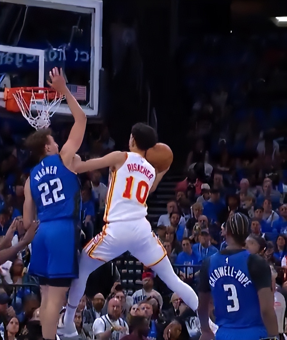  绿凯VS魔术对决 _NBA附加赛 奥兰多魔术大胜亚特兰大老鹰 _奥兰多魔术队